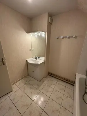 Salle de bains dans l'établissement Maison 3 chambres