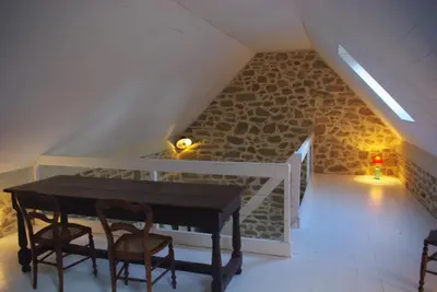 Coin salon dans l'établissement FERME Rénovée 300m de la Mer POINTE DU RAZ jusqu'à 9 Couchages LOCATION 7 jours du Samedi au Samedi minimum
