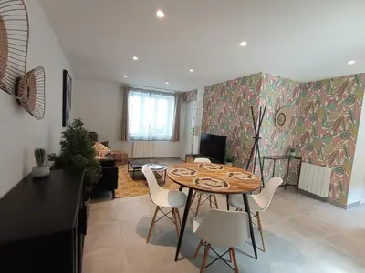 Télévision ou salle de divertissement dans l'établissement Appartement T2 NEUF CENTRE VILLE
