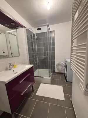 Salle de bains dans l'établissement Charmant T3 Vue Mer & Confort en Plein Centre