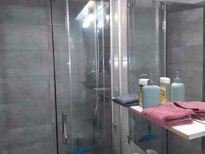 Salle de bains dans l'établissement Brignogan maison près de la mer
