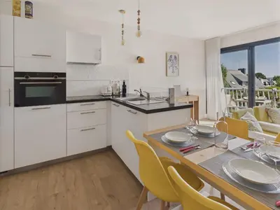 Cuisine ou kitchenette dans l'établissement 300 m de la plage - Appart pour 4 avec balcon