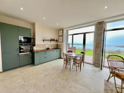 Cuisine ou kitchenette dans l'établissement Magnifique studio - avec une vue splendide