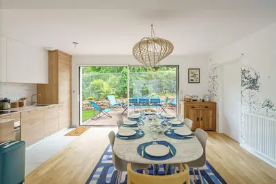 Cuisine ou kitchenette dans l'établissement Ti Armor - Maison à 200m de la plage