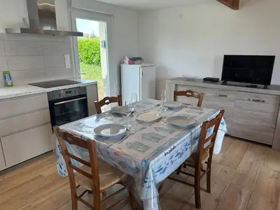 Cuisine ou kitchenette dans l'établissement Maison de vacances Crozon 2ch - jardin clos