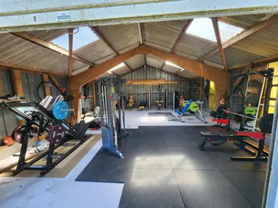 Salle ou équipements de sports de l'établissement Maison avec Jardin et Jacuzzi
