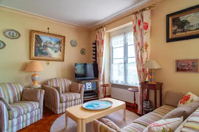 Télévision ou salle de divertissement dans l'établissement Gwell Ar Ster - Maison à 400 m de la plage