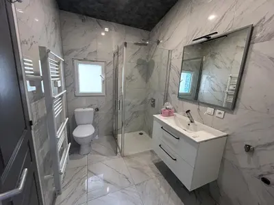 Salle de bains dans l'établissement Logement thérapie bien-être