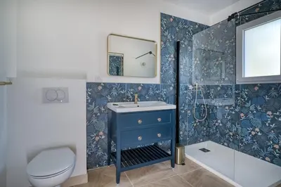Salle de bains dans l'établissement Letty Glaz, Plage à 300 m, Piscine 29 degrés, Calme - Stay in Brittany