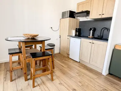 Cuisine ou kitchenette dans l'établissement Appartement Quimper Centre ville avec Parking