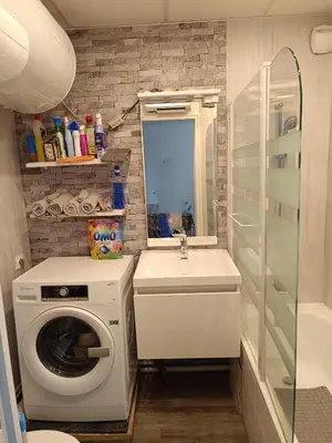 Salle de bains dans l'établissement Charmant appartement proche de la ville et du bord de Mer