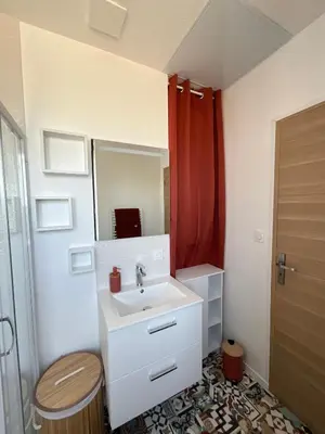 Salle de bains dans l'établissement Appartement à 10 minutes à pied de la mer