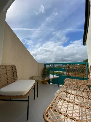 Balcon ou terrasse dans l'établissement Appartement pieds dans l eau vue mer