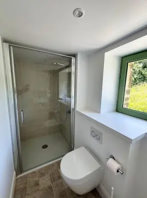 Salle de bains dans l'établissement Villa Les Embruns sea view Beg Ar Fry 10 people