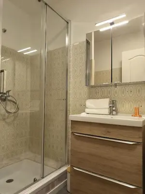 Salle de bains dans l'établissement Les voiliers