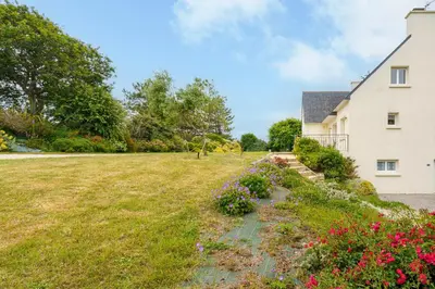 Jardin de l'établissement Ty Ma Breur - 5min de la Plage