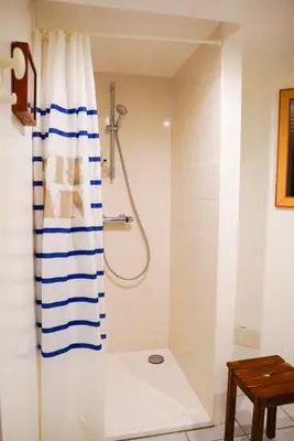 Salle de bains dans l'établissement Magnifique maison de famille - Entre terre et mer