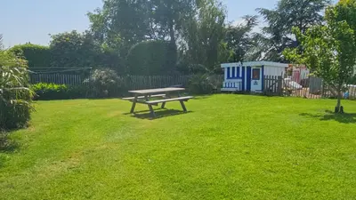 Jardin de l'établissement Les Tamaris