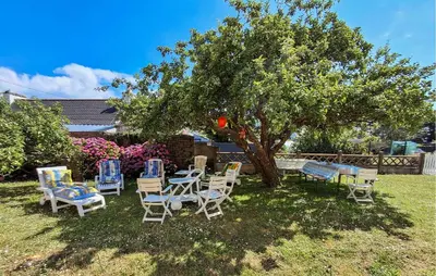 Jardin de l'établissement 3 Bedroom Amazing Home In Plouhinec