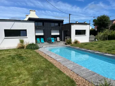 Piscine de l'établissement Kergoniou29 ou située à proximité