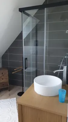 Salle de bains dans l'établissement Maison de vacances - 6 à 8 personnes