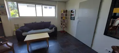 Coin salon dans l'établissement petite maison indépendante idéale pour couple
