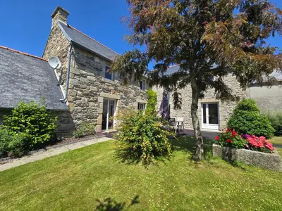 Jardin de l'établissement Authentique maison bretonne avec jardin fleuri