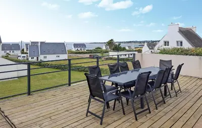 Balcon ou terrasse dans l'établissement Maison Avec Piscine Vue Mer