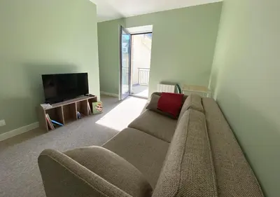 Télévision ou salle de divertissement dans l'établissement Villa Locquenole Sea View