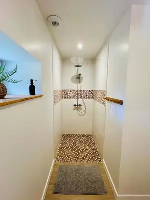Salle de bains dans l'établissement Le Domaine Du Hellen