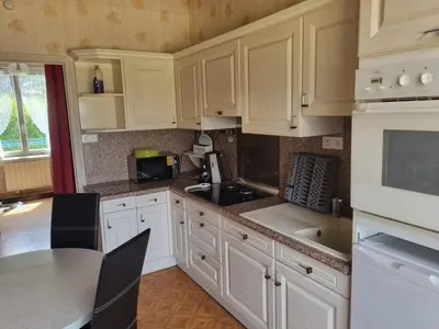 Cuisine ou kitchenette dans l'établissement Maison vue mer, 2 chambres au Conquet