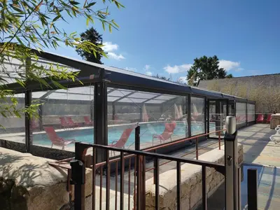 Piscine de l'établissement Mobil home TAOS Luxe H20 - Camping de Lanniron ou située à proximité