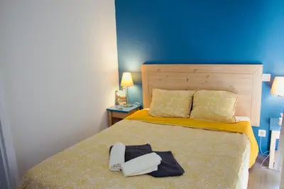 Un ou plusieurs lits dans un hébergement de l'établissement Appartement vue mer, GR 34 et plage au pied !