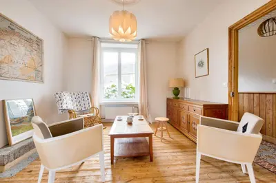 Coin salon dans l'établissement Vue mer - Maison pour 8 avec jardin et terrasse