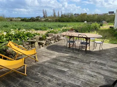 Jardin de l'établissement maison bretonne plage à pied