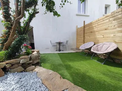 Jardin de l'établissement Apartment in Passage on GR34