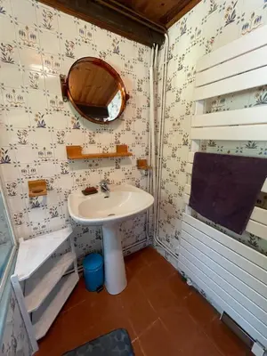 Salle de bains dans l'établissement Kerkado