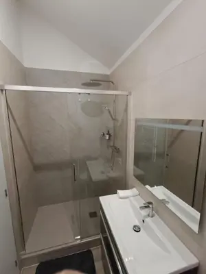 Salle de bains dans l'établissement Mezzanine Clarette