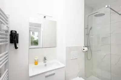 Salle de bains dans l'établissement Chambre indépendante Pétole