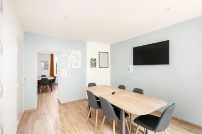 Télévision ou salle de divertissement dans l'établissement Chambre indépendante Trinquette