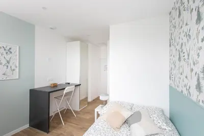 Coin salon dans l'établissement Chambre indépendante Mouette