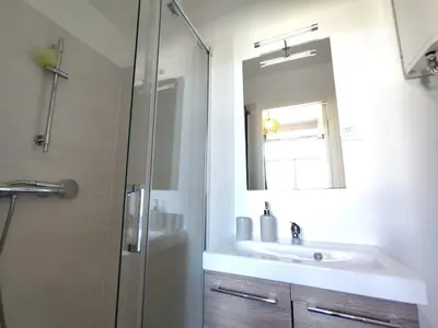 Salle de bains dans l'établissement Grand espace et confort à proximité des facultés