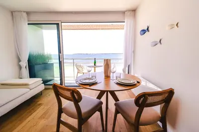 Coin salon dans l'établissement Reve Bleu - Studio face a la mer avec balcon - Concarneau plage