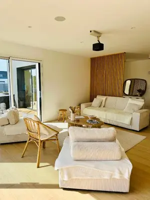Coin salon dans l'établissement Maison neuve proche des plages