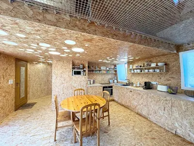 Cuisine ou kitchenette dans l'établissement Maison atypique, au coeur de Sainte Marine