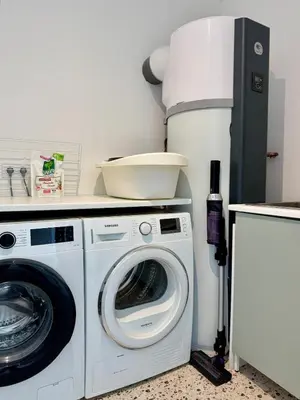 Cuisine ou kitchenette dans l'établissement Maison rénovée, Sainte Marine à 100 m de la plage