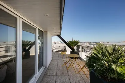 Balcon ou terrasse dans l'établissement Appart de standing au centre-ville avec Vue Mer Terrasse et Garage