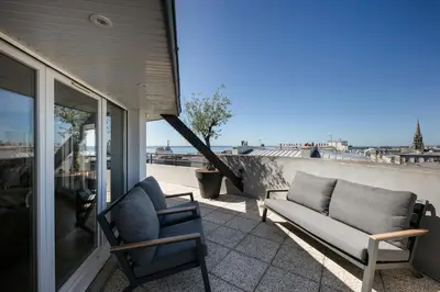 Balcon ou terrasse dans l'établissement Appart de standing au centre-ville avec Vue Mer Terrasse et Garage