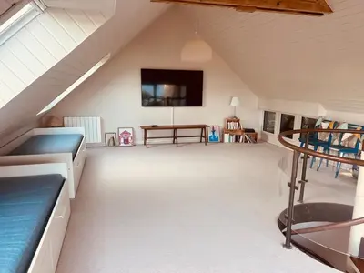 Télévision ou salle de divertissement dans l'établissement Maisons Bodenn - Villa de Pors Riagat Front de Mer