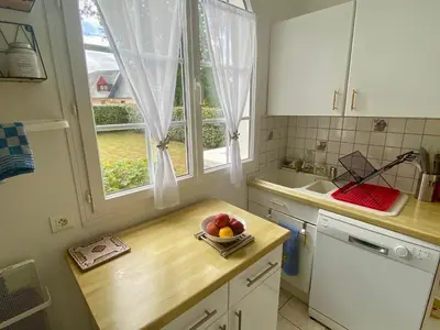 Cuisine ou kitchenette dans l'établissement L'Oasis, Maison avec jardin au Cabellou Concarneau
